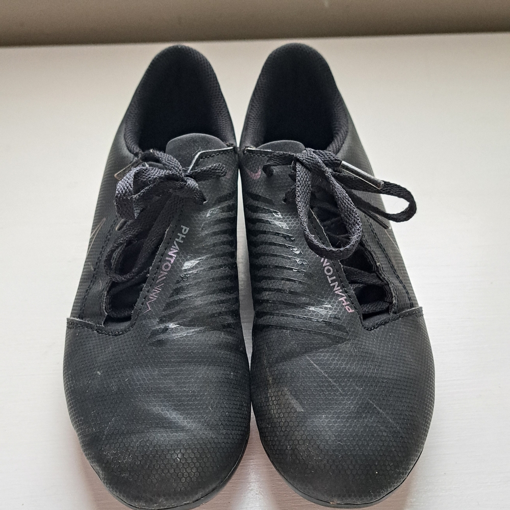 Nike Phantom Black 4Y Cleats